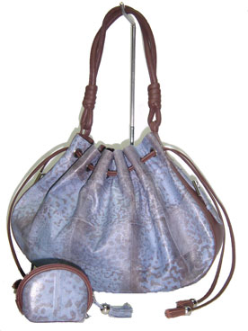 Handbag from bullfrog leather